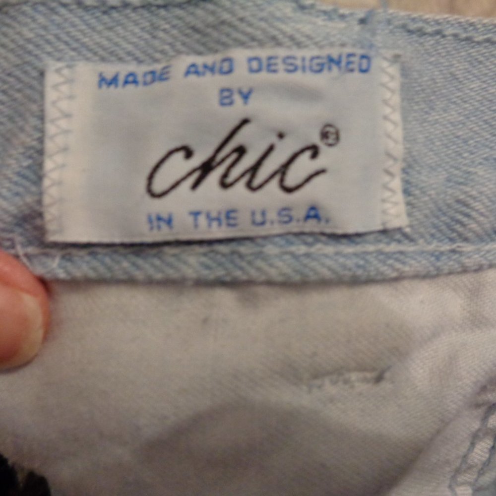 Vintage Chic Women's Jean Denim Shorts Size 11 - Picture 9 of 10